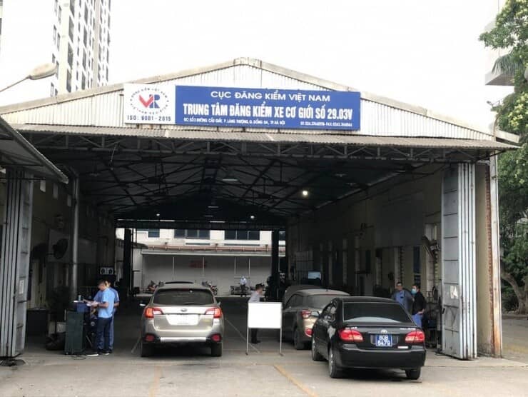 Vì sao đăng kiểm ùn tắc những ngày đầu thực hiện quy định mới?