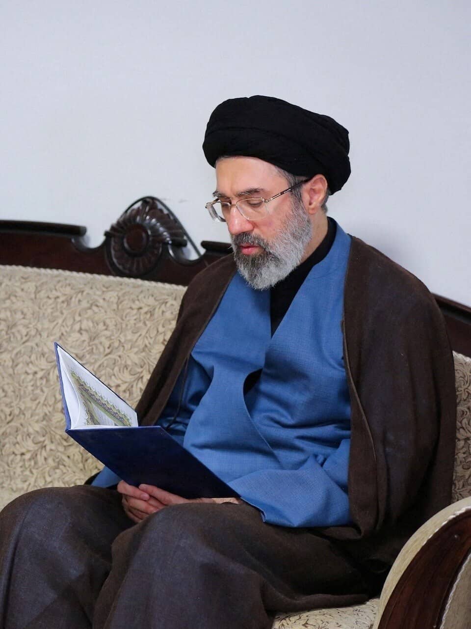 Mojtaba Khamenei: Hi vọng hòa giải hay sự tiếp nối cứng rắn?