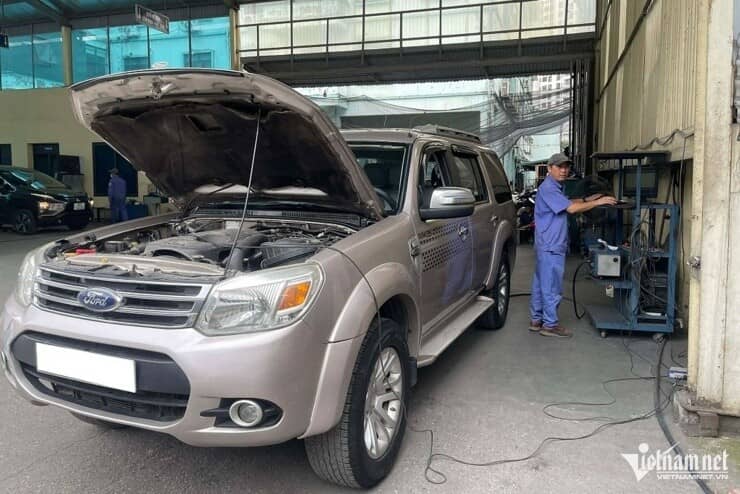Đi đăng kiểm, chủ xe máy dầu mừng rơi nước mắt vượt qua cửa ải 'đạp thốc ga'