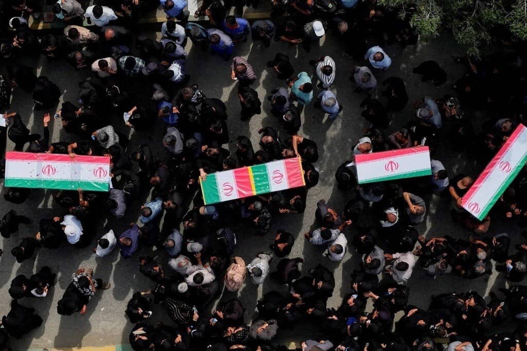 Tín hiệu mập mờ từ Tehran khiến ông Trump đau đầu