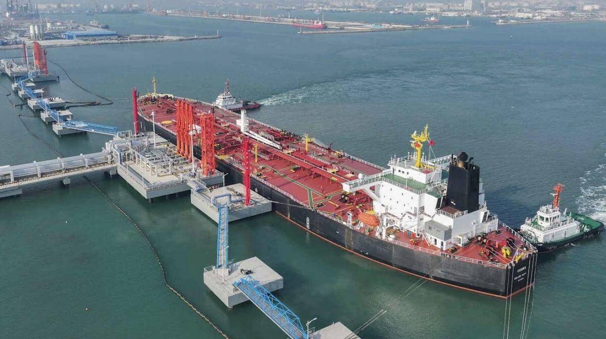 Nguồn dầu qua Hormuz lao dốc 90%, châu Á đứng trước nguy cơ thiếu nhiên liệu