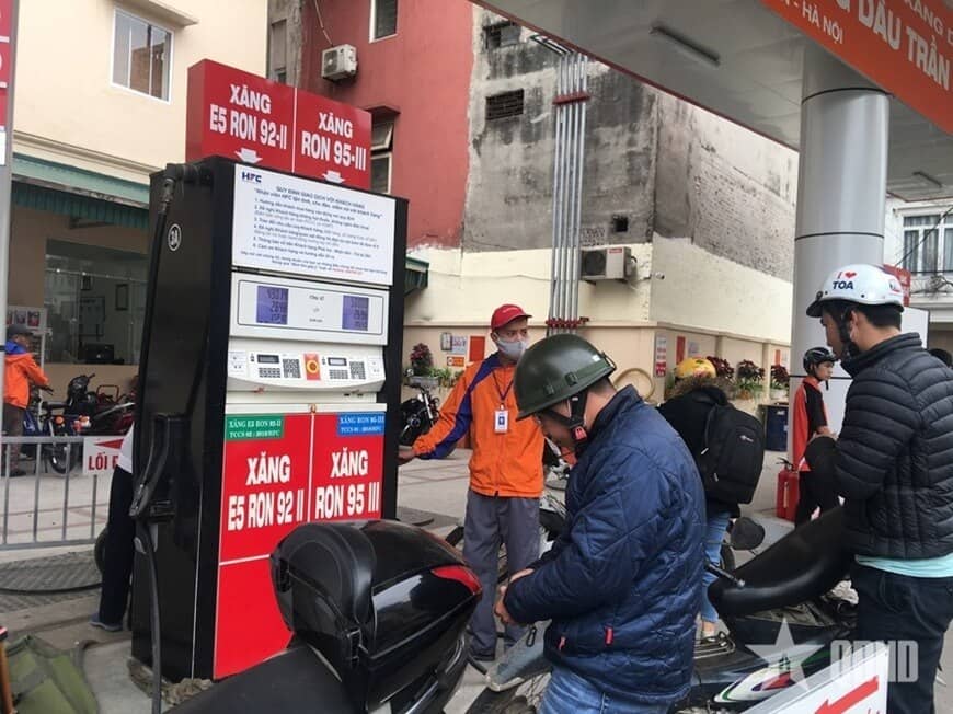 Việt Nam kích hoạt lá chắn an ninh xăng dầu