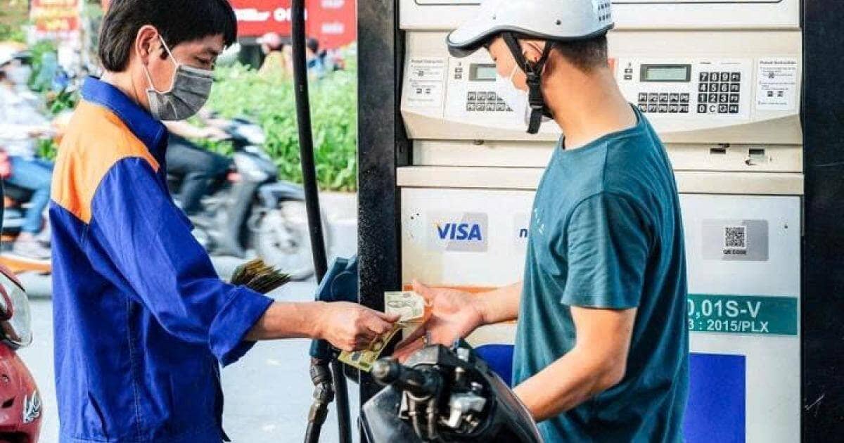Xăng dầu tăng 7% sẽ điều chỉnh ngay