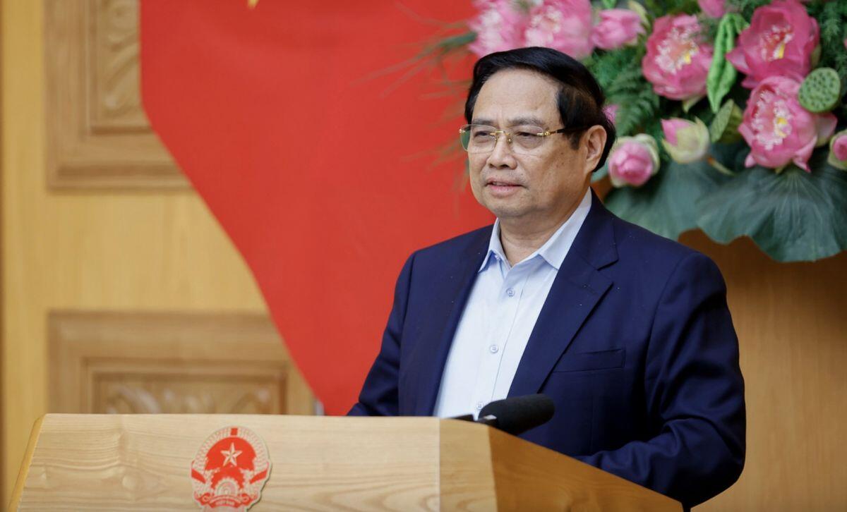 Thủ tướng: Không để thiếu xăng dầu, thiếu điện, thiếu năng lượng