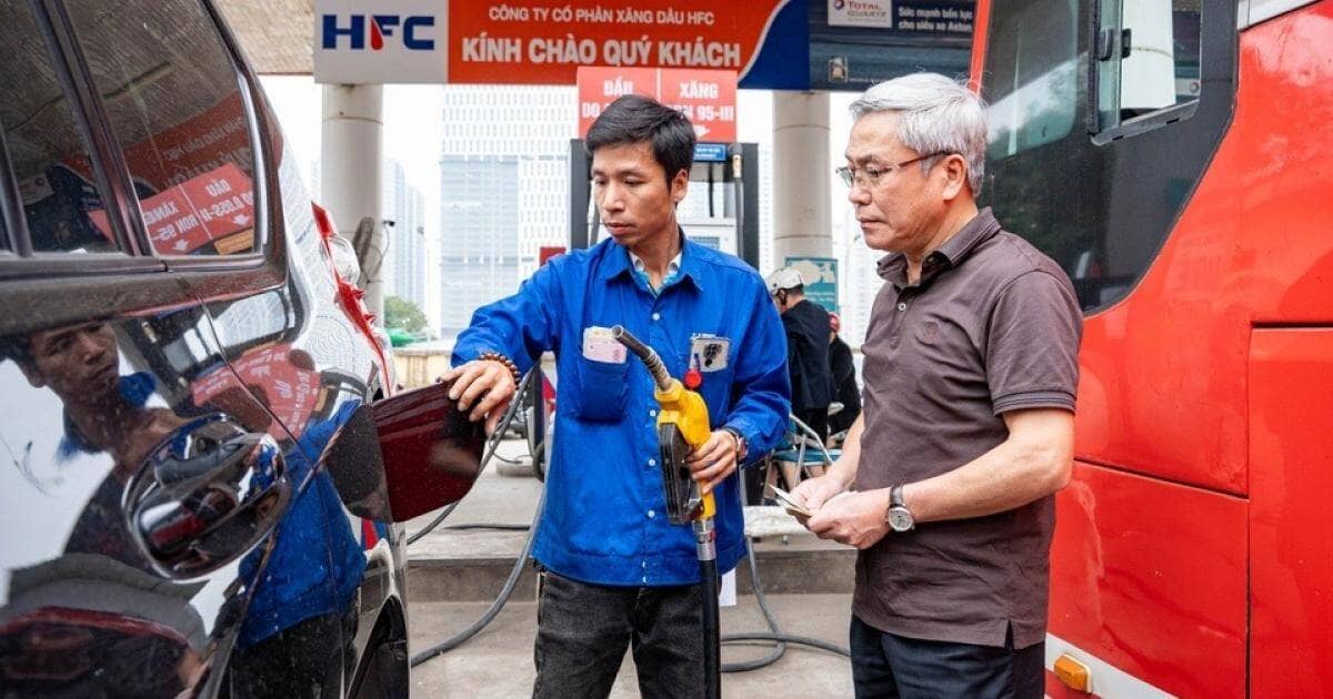 Xăng dầu tăng từ 20% sẽ can thiệp bình ổn