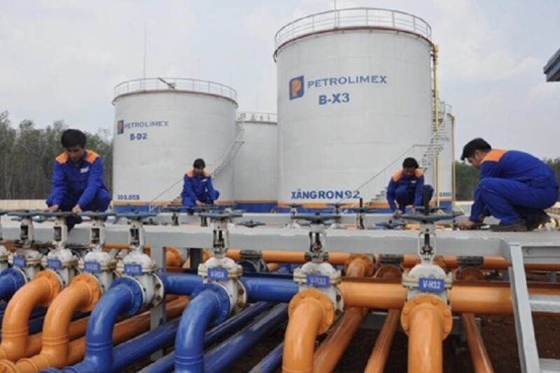 Tồn kho xăng dầu của Petrolimex, PVOIL và BSR giảm mạnh trước “cơn địa chấn” Trung Đông, giá dầu vượt 110 USD/thùng