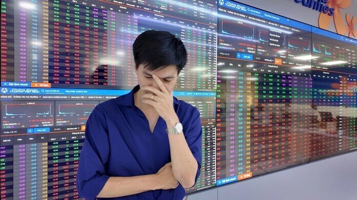 Chứng khoán sẽ thế nào sau phiên giảm lịch sử hơn 115 điểm?