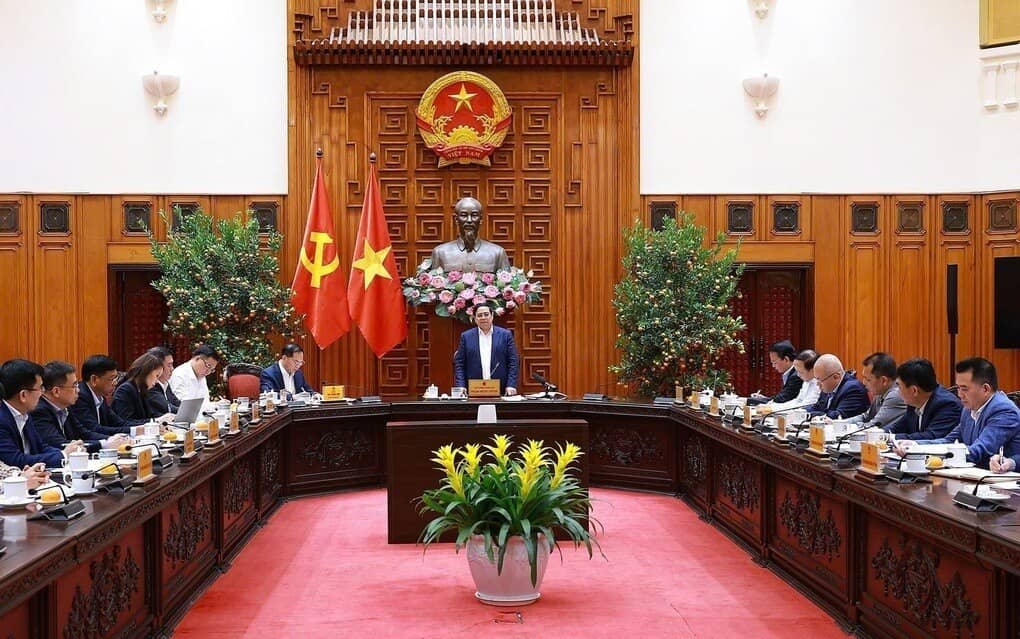 Sử dụng ngay Quỹ bình ổn để "hạ nhiệt" giá xăng dầu