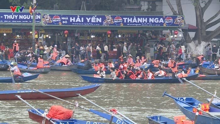 Xích lô điện, xuồng điện sắp "đổ bộ" phố cổ và chùa Hương?