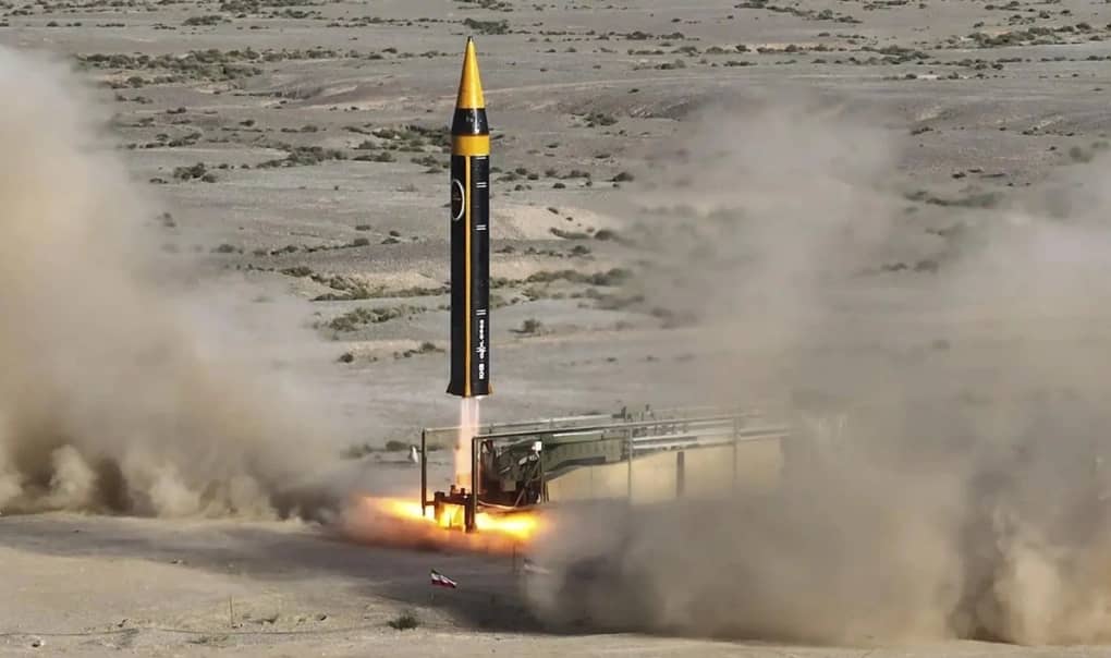 Iran tuyên bố chuyển sang tập kích bằng tên lửa mang đầu đạn trên một tấn