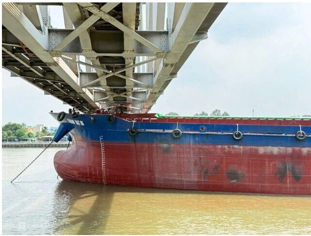 Khởi tố vụ sà lan đâm cầu Ghềnh gây gián đoạn đường sắt Bắc Nam