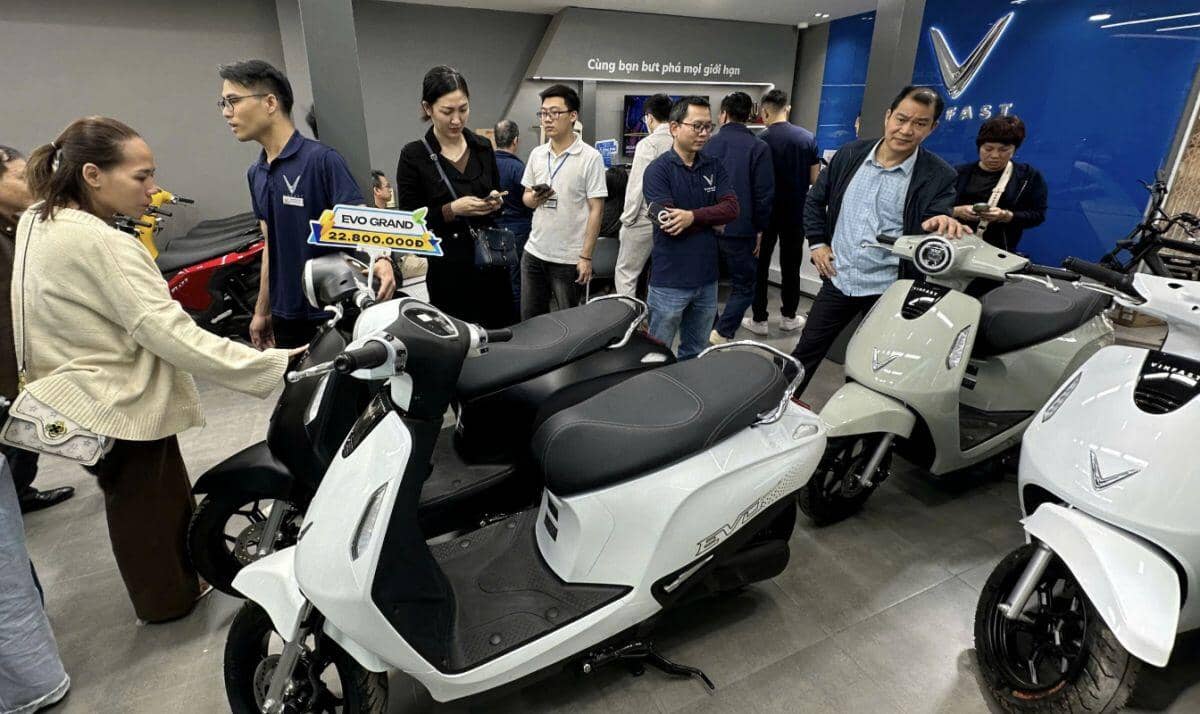 Người Việt mua xe máy điện tăng đột biến