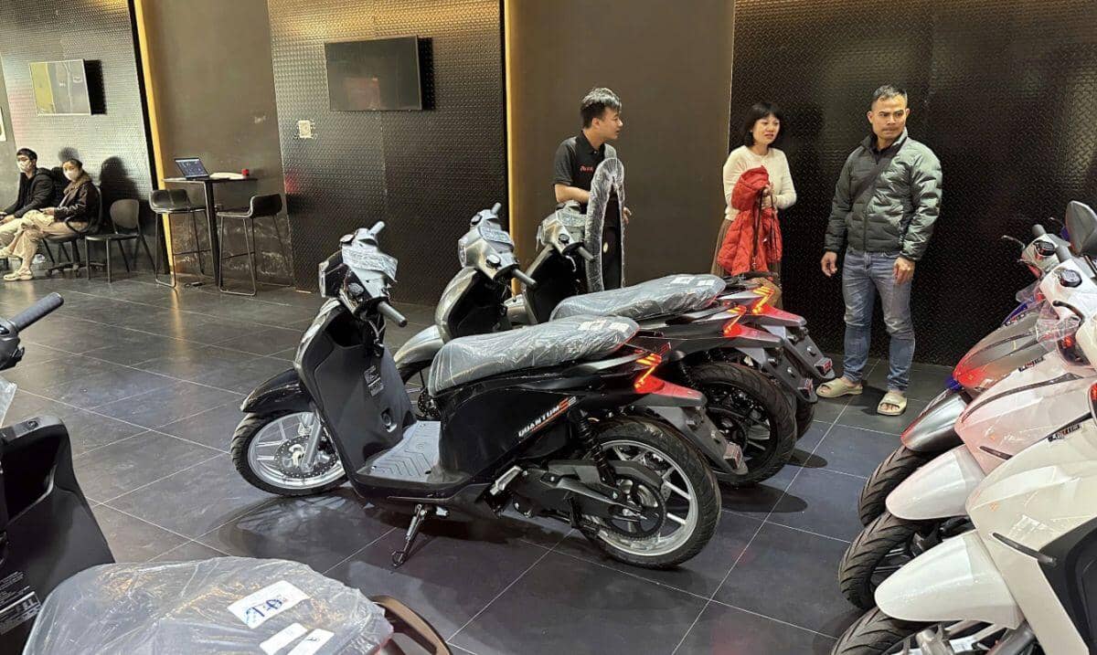 Người Việt mua xe máy điện tăng đột biến