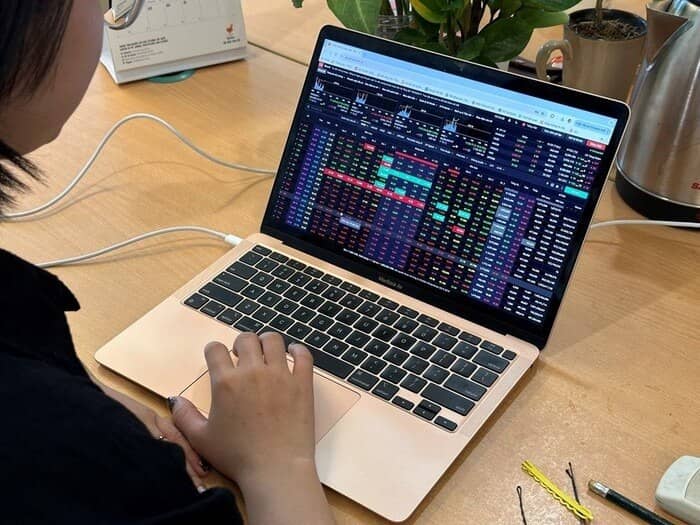 VN-Index hồi phục trong nghi ngờ, kịch bản nào cho vùng hỗ trợ 1.600 điểm?