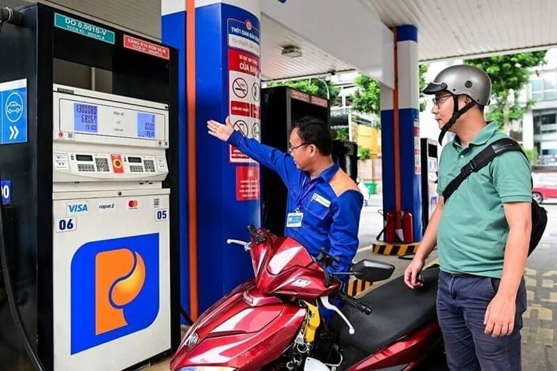 Bình ổn giá xăng dầu: Đừng để chính sách "hụt hơi" sau thị trường