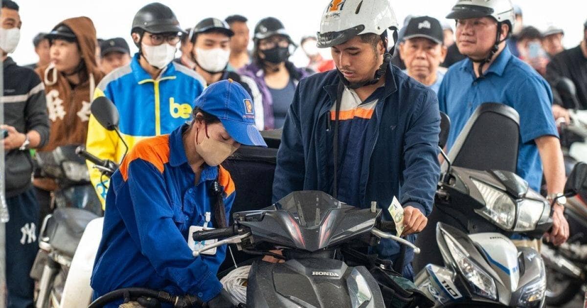 Việt Nam huy động tổng lực để không thiếu hụt xăng dầu