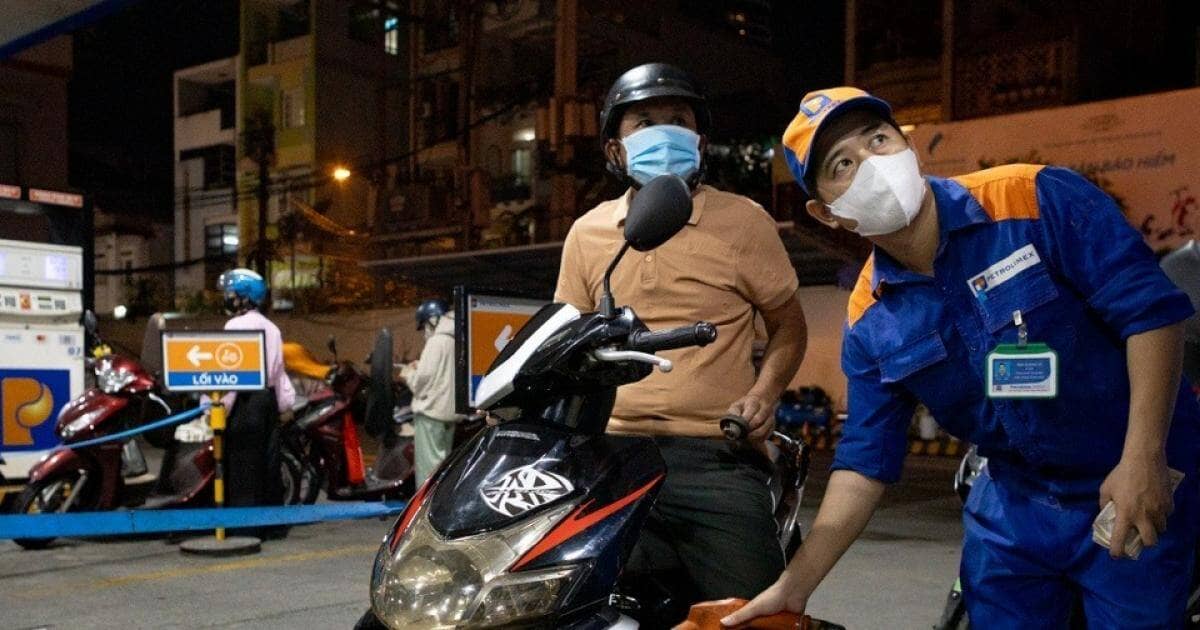 Xăng RON 95 lại....tăng, dầu hỏa nhảy vọt hơn 2.500 đồng/lít