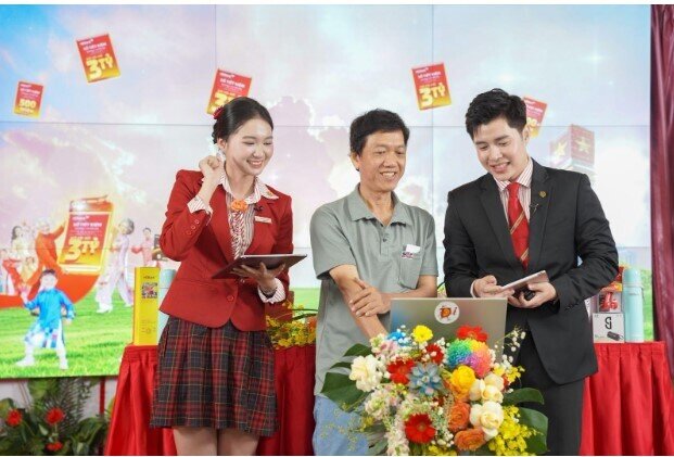 Chủ nhân giải 3 tỷ đồng đã lộ diện, hành trình “Tiết kiệm Tỷ phú” tại HDBank khép lại trong những khoảnh khắc vỡ òa