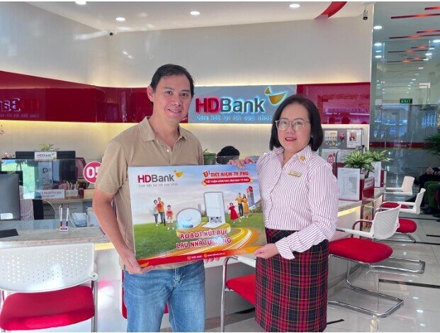 Chủ nhân giải 3 tỷ đồng đã lộ diện, hành trình “Tiết kiệm Tỷ phú” tại HDBank khép lại trong những khoảnh khắc vỡ òa