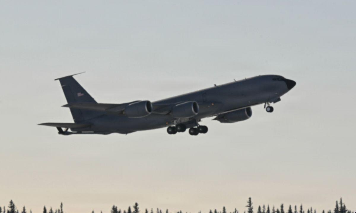 Máy bay tiếp dầu Mỹ rơi gần Iran