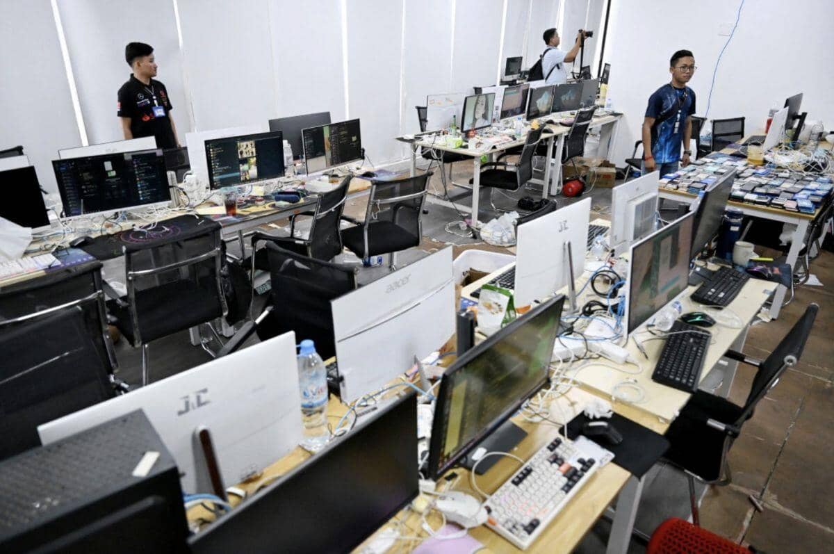 Bên trong hang ổ lừa đảo trực tuyến ở Campuchia