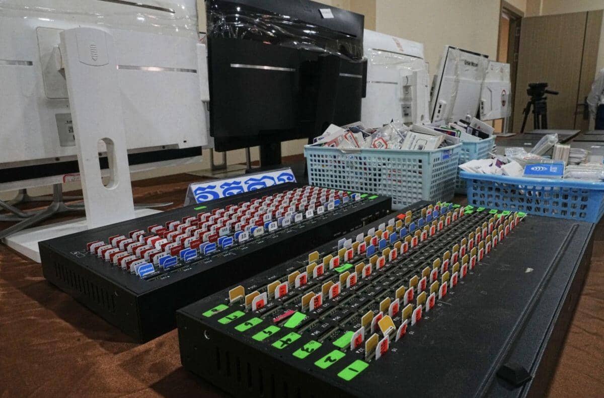 Bên trong hang ổ lừa đảo trực tuyến ở Campuchia