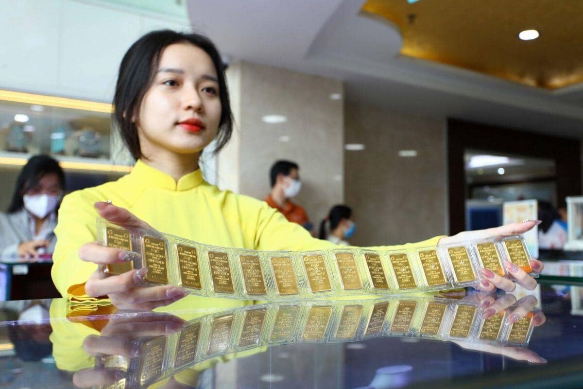 Giá vàng ngày 14/3: SJC giảm sâu, nhà đầu tư "nín thở" chờ sóng mới