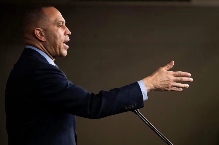 Nghị sĩ đổi lập trường, Hạ viện Mỹ bỏ phiếu lại nghị quyết quyền chiến tranh của ông Trump