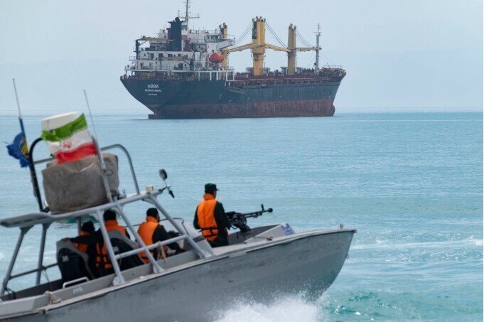 Tình thế cô đơn của Mỹ ở eo biển Hormuz
