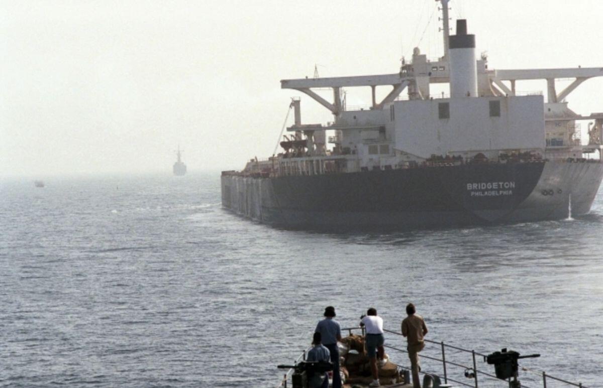 Chuyến hộ tống tàu dầu từng khiến hải quân Mỹ 'mất mặt' trên Vịnh Ba Tư