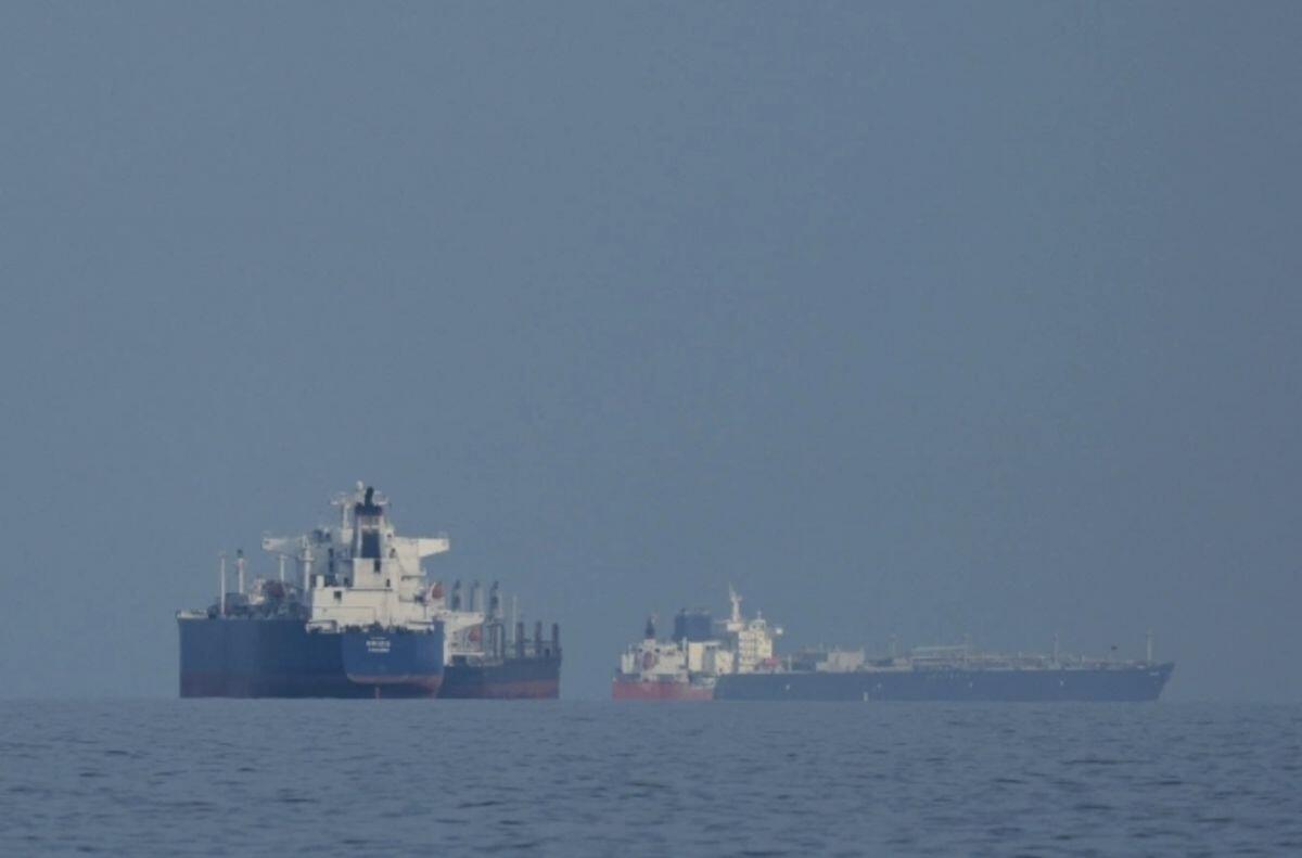 Những tàu dầu được đặc cách qua eo biển Hormuz