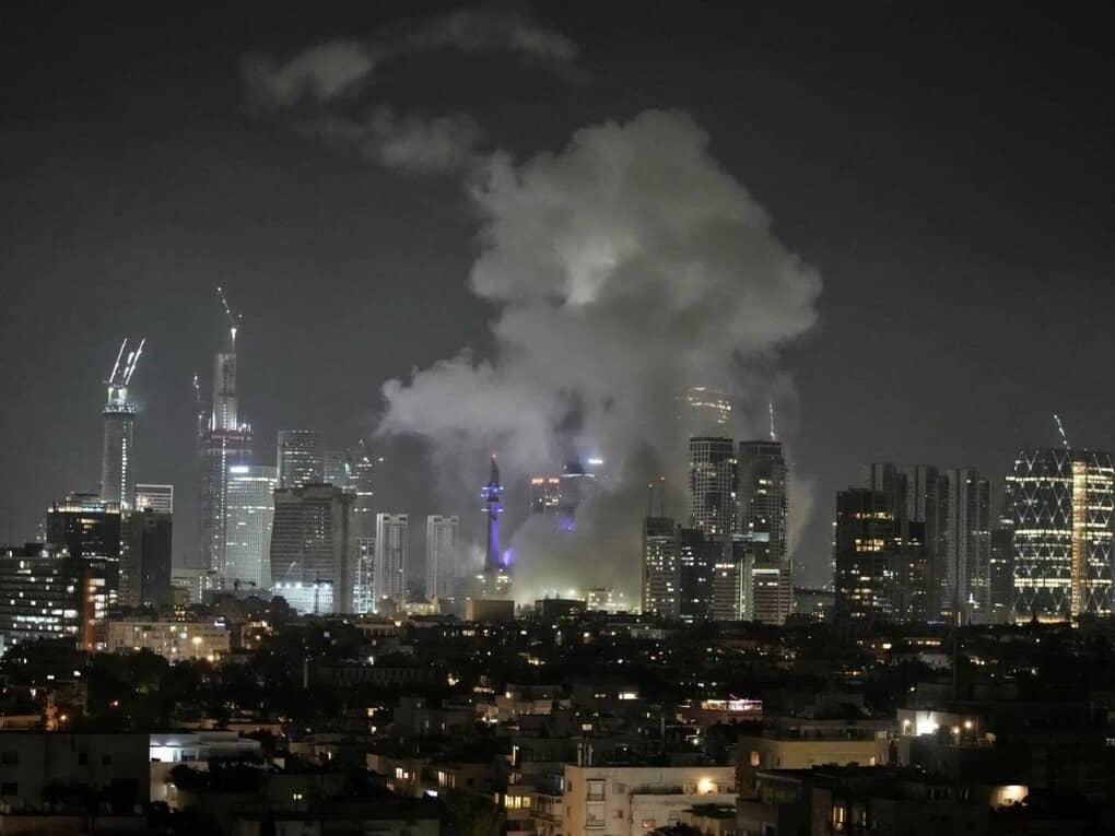 Vì sao Mỹ chưa thể dập tắt lưới lửa Iran?