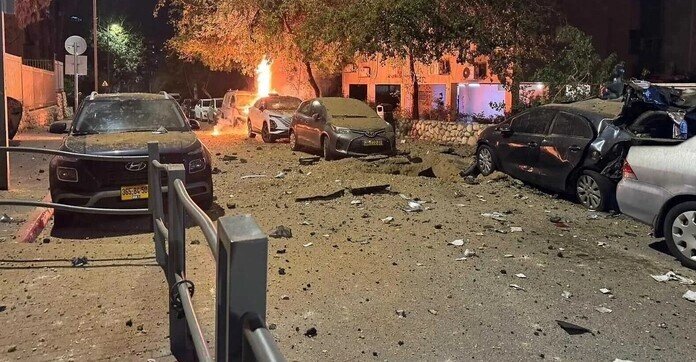Iran đe dọa 5 nhà máy điện lớn của Israel, nhà sản xuất Vòm Sắt dính đòn?