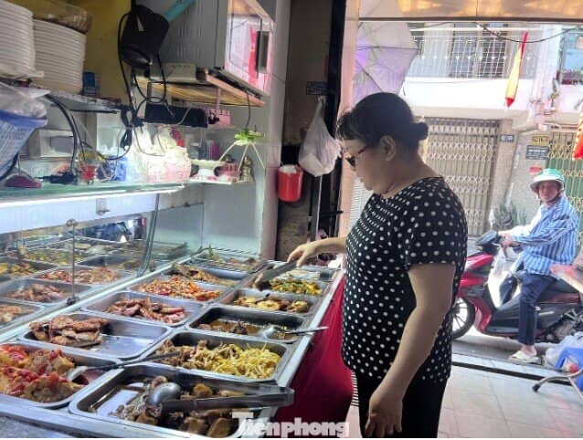 Bão giá ập đến, quán xá lao đao