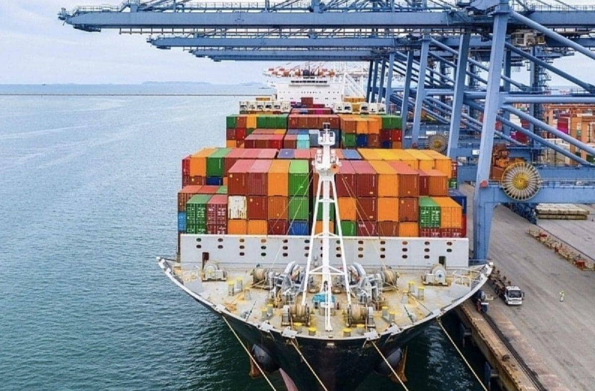 Cước vận tải leo thang, doanh nghiệp xuất khẩu đứng trước áp lực kép