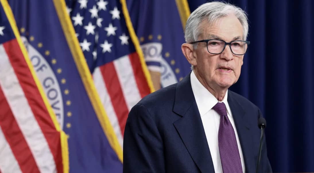 Bị gây sức ép dồn dập, ông Powell vẫn tuyên bố sẽ không rời Fed