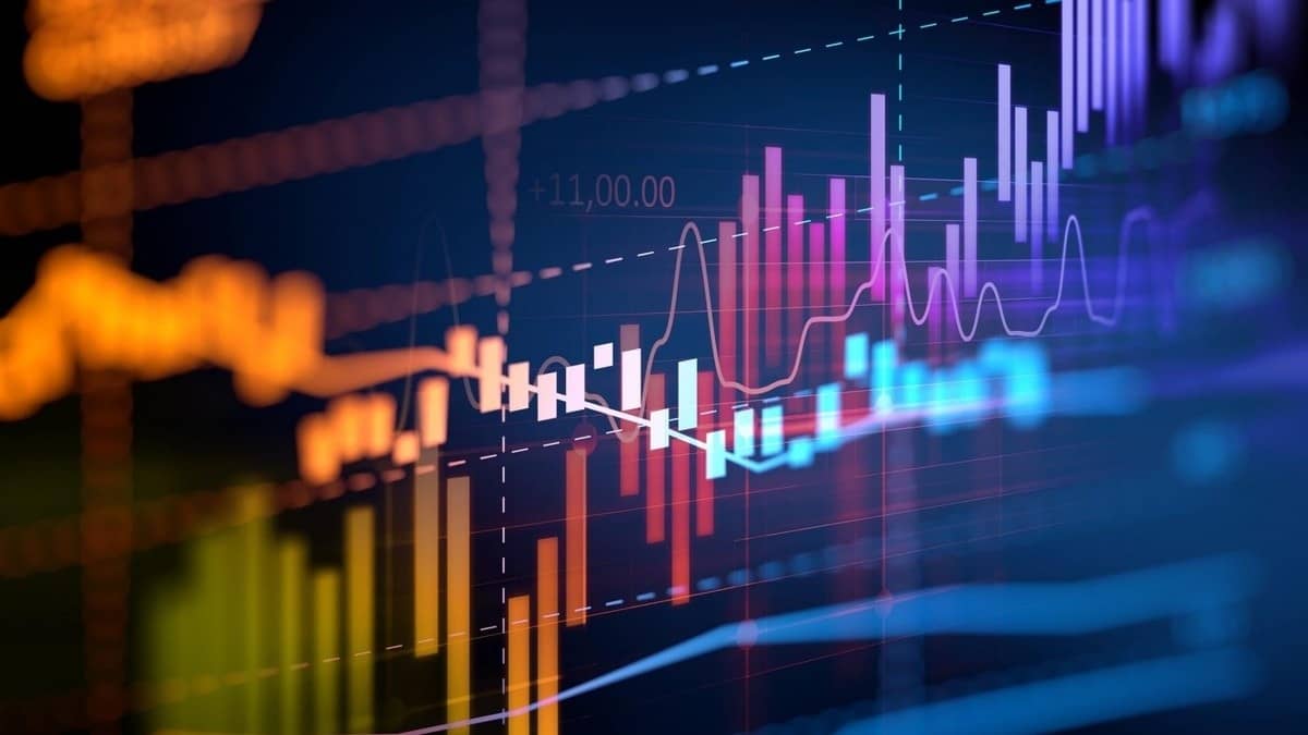 Gồng mình trước áp lực xả hàng, VN-Index loay hoay tìm điểm tựa