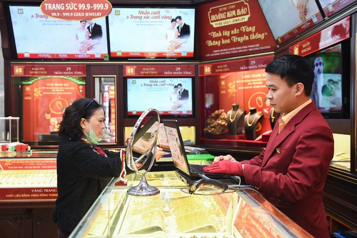 Áp lực bán tháo quét sạch thành quả tăng trưởng của kim loại quý