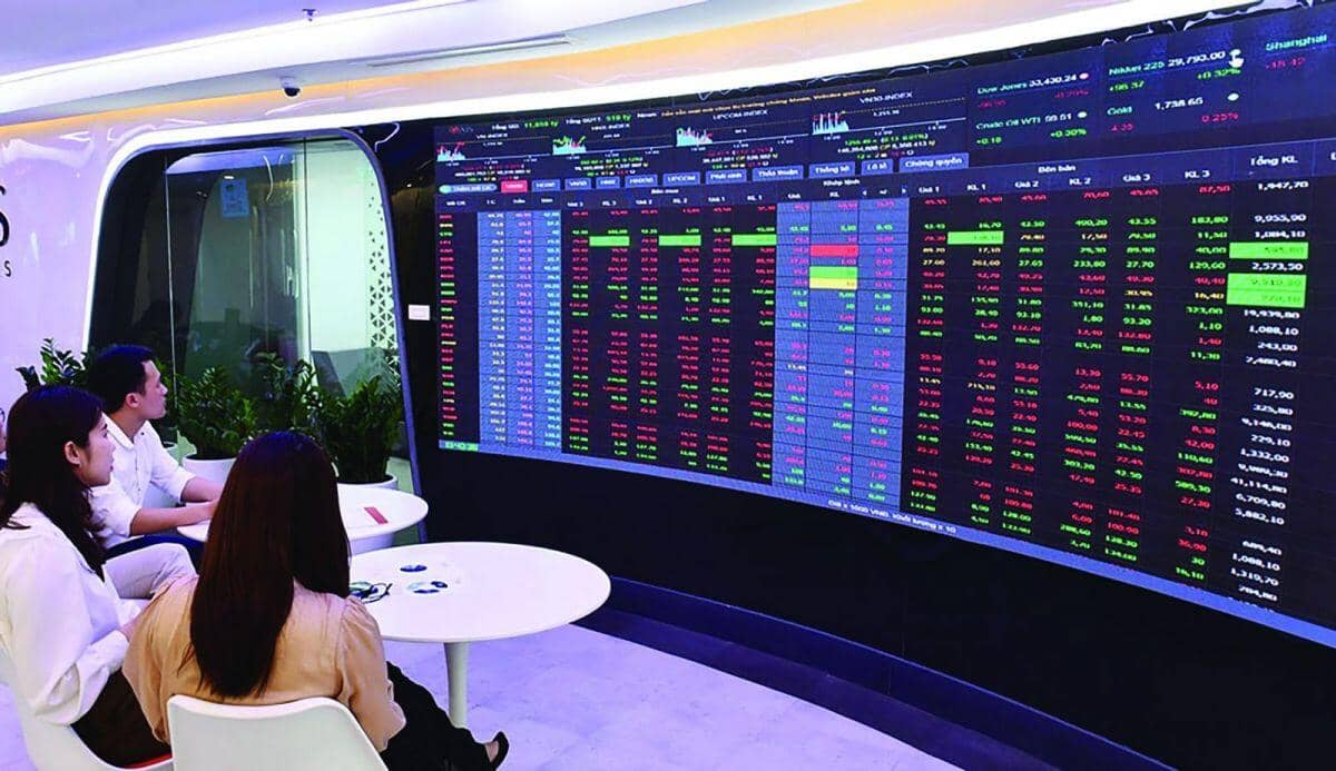 Thanh khoản sụt giảm và phép thử bản lĩnh nhà đầu tư