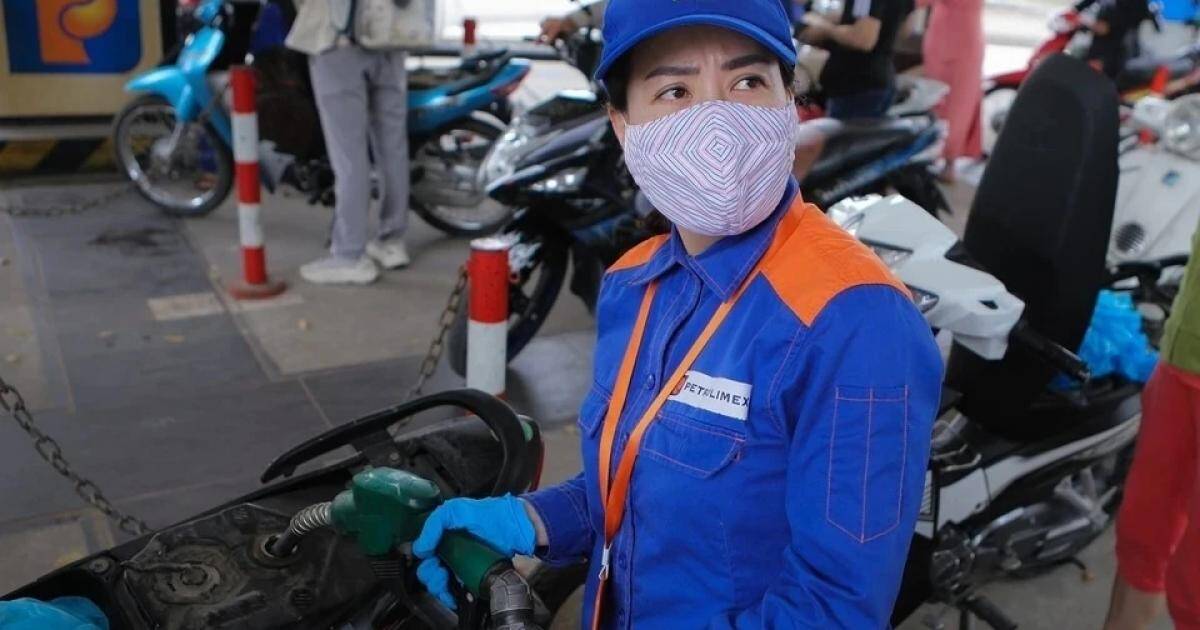 Giải mã cú sốc giá xăng vượt ngưỡng 30.000 đồng