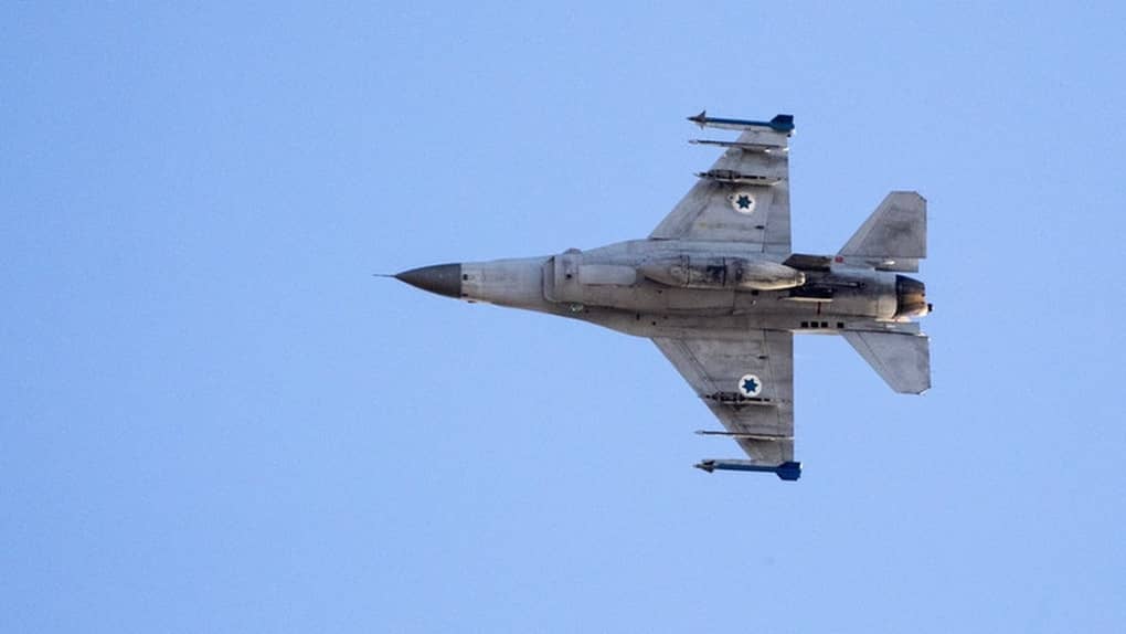 Lưới lửa Iran quật ngã tiêm kích F-16