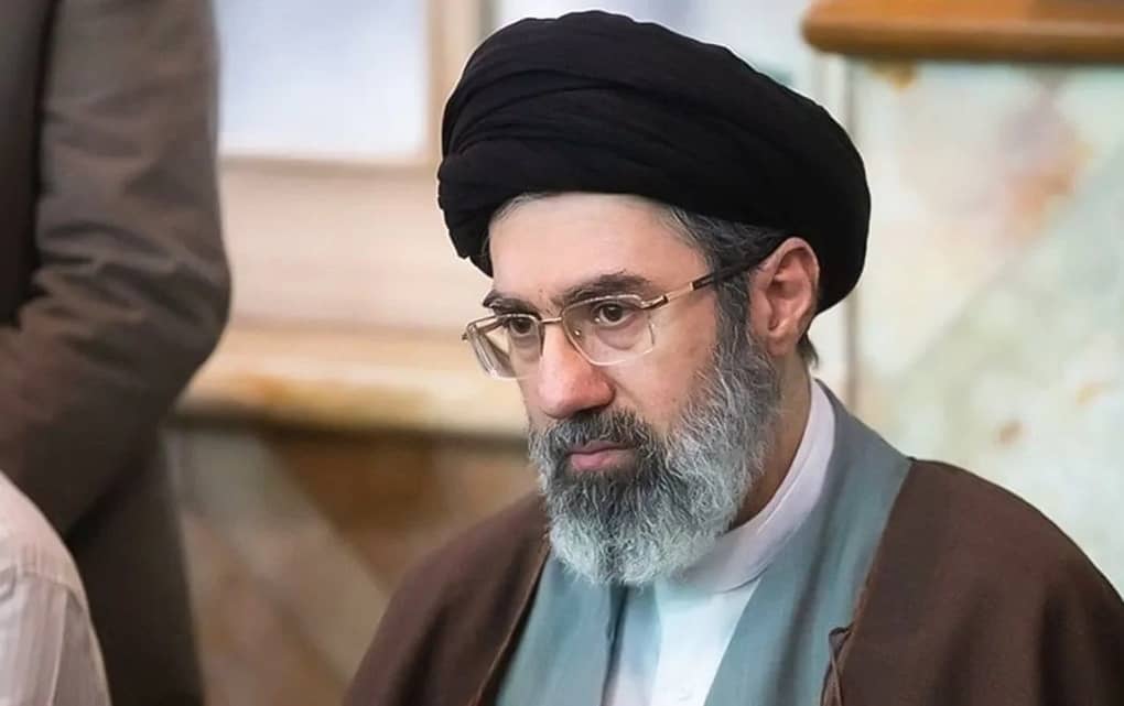 Màn lộ diện đầy nghi vấn của Tân lãnh tụ Iran