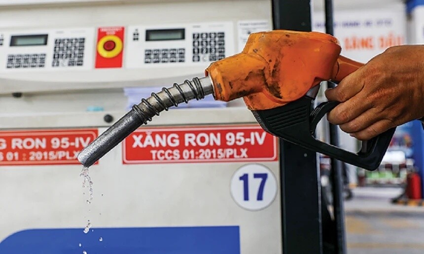 Kịch bản cạn quỹ khi xăng dầu trong nước "gồng mình gánh lỗ"