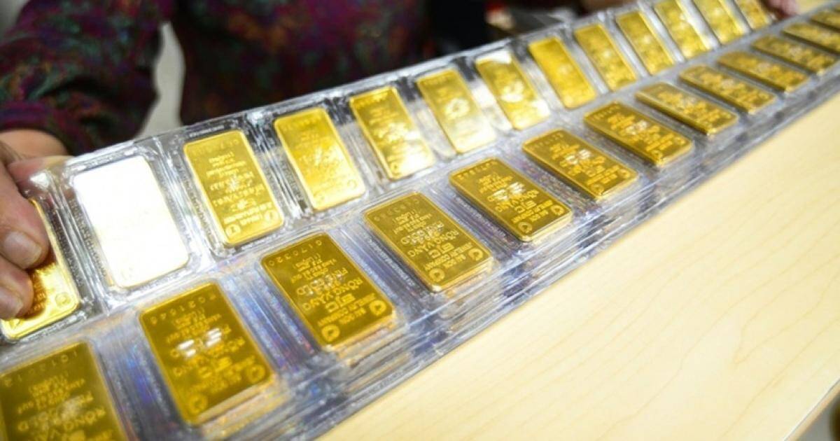 Vàng "rơi tự do", thủng đáy 3 tuần