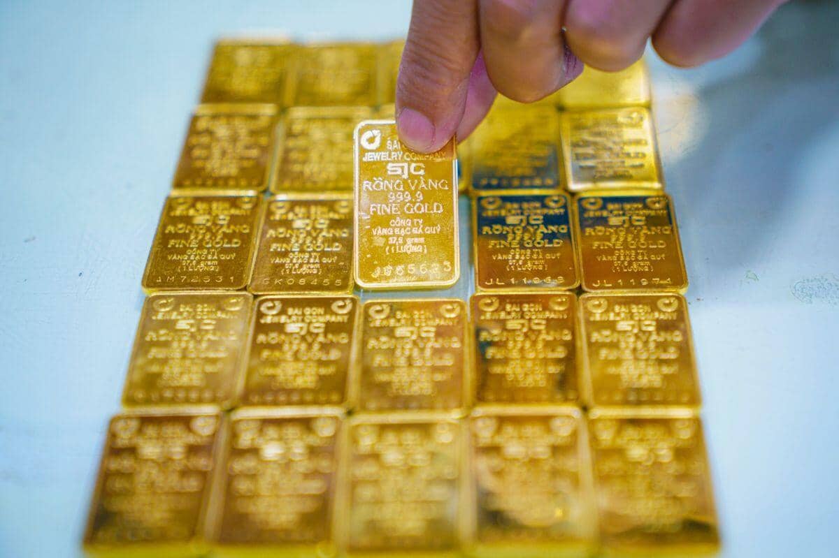 Vàng trong nước vênh 30 triệu, rủi ro dồn vào người mua