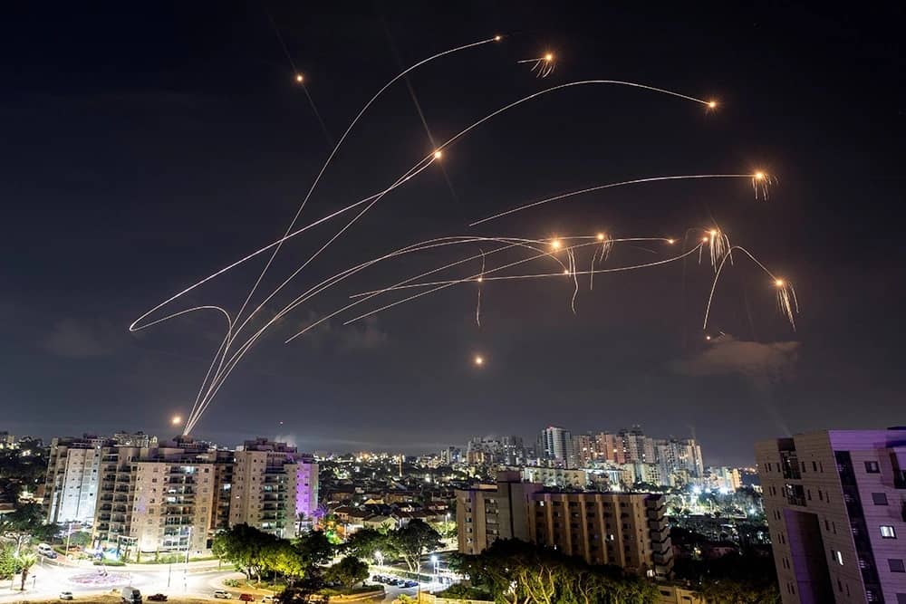 Lưới phòng thủ Israel lộ điểm yếu