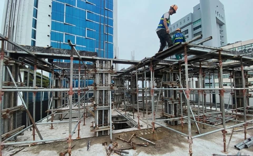 "Bão giá" vật liệu xây dựng quét qua túi tiền người dân