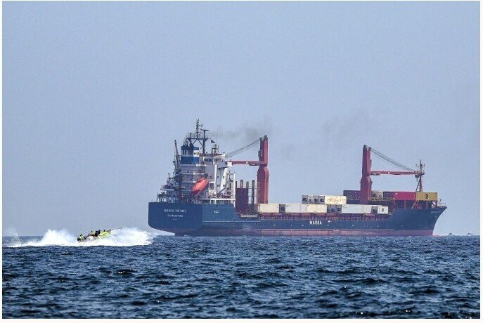 Iran cho phép 'tàu không thù địch' đi qua eo biển Hormuz