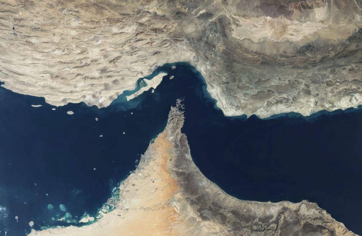 Vì sao Mỹ chưa thể ‘giải cứu’ eo biển Hormuz?
