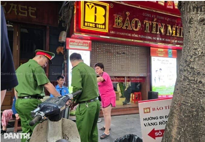 Công an xuất hiện tại 3 cơ sở Bảo Tín Minh Châu